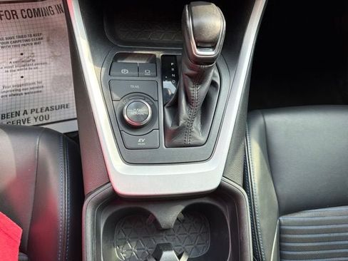 Used 2020 Toyota RAV4 XSE w/ Carpet Mat Package AWD/4WD image 14