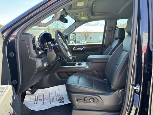 Used 2026 GMC Sierra 2500 SLT w/ SLT Premium Package AWD/4WD image 12