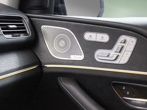 Used 2023 Mercedes-Benz GLS 450 4MATIC image 40
