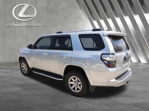 Used 2016 Toyota 4Runner Trail AWD/4WD image 2