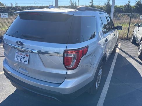 Used 2017 Ford Explorer FWD image 6