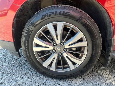 Used 2017 Nissan Pathfinder S FWD image 7