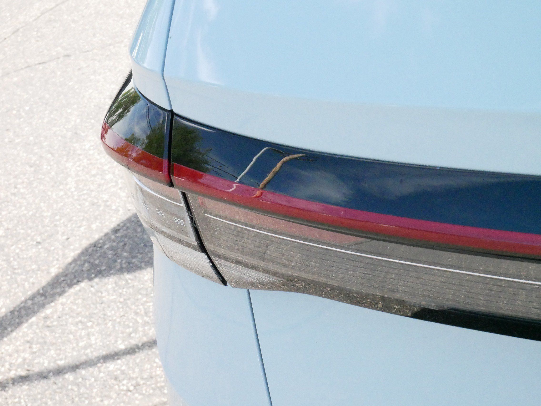 Certified 2025 Volkswagen Taos SE AWD/4WD image 17