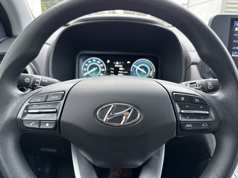 Used 2023 Hyundai Kona SE image 23