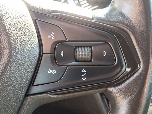 Certified 2023 Chevrolet Bolt EUV LT w/ Convenience Package FWD image 18