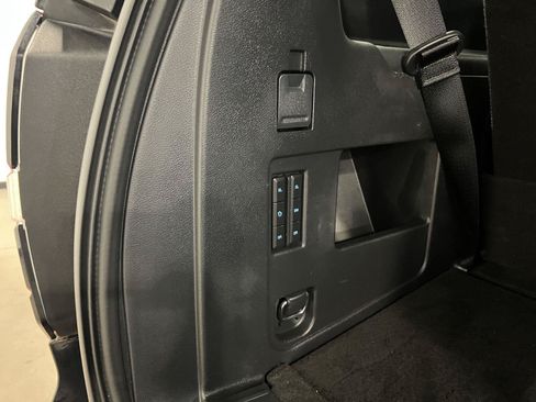 Used 2023 Ford Expedition XLT AWD/4WD image 32
