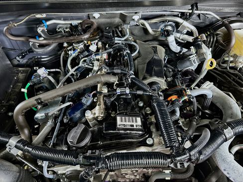 Used 2025 Toyota Tacoma SR5 image 32