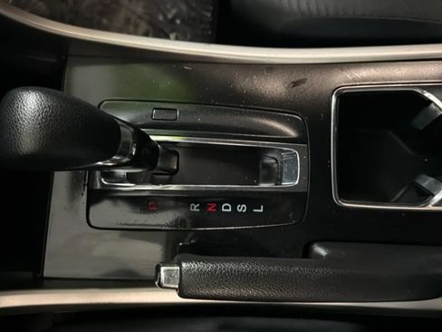 Used 2017 Honda Accord LX image 12
