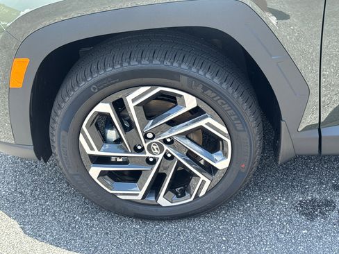 New 2025 Hyundai Tucson Limited image 11