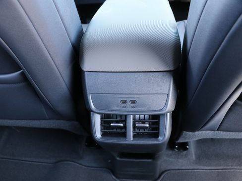 Used 2025 Chevrolet Colorado W/T w/ Advanced Trailering Package RWD image 32