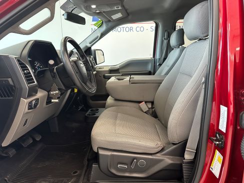 Used 2016 Ford F150 XLT w/ Equipment Group 302A Luxury AWD/4WD image 11
