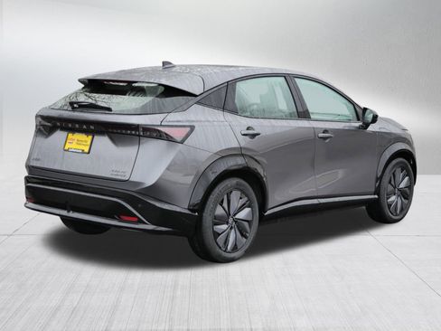 Used 2023 Nissan Ariya AWD image 7