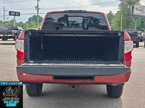 Used 2018 Nissan Titan PRO-4X w/ Pro-4x Convenience Package AWD/4WD image 18