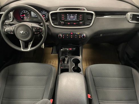 Used 2016 Kia Sorento LX image 14