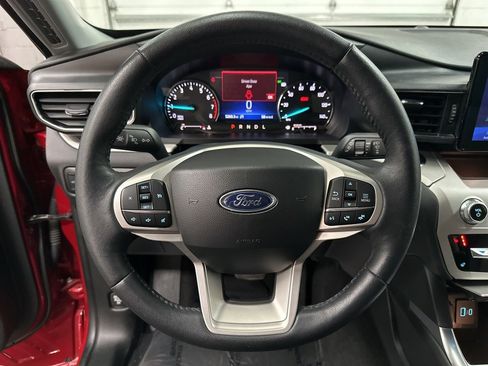 Used 2024 Ford Explorer XLT w/ Equipment Group 202A image 15