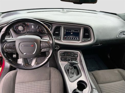 Used 2020 Dodge Challenger SXT w/ Blacktop Package image 20