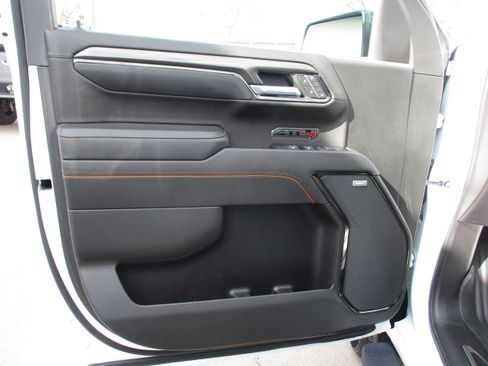 Used 2025 GMC Sierra 1500 AT4 w/ AT4 Premium Package AWD/4WD image 11