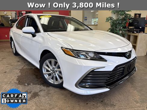 Used 2023 Toyota Camry LE FWD image 1