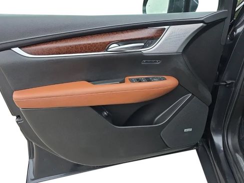 Used 2020 Cadillac XT5 Premium Luxury AWD/4WD image 12