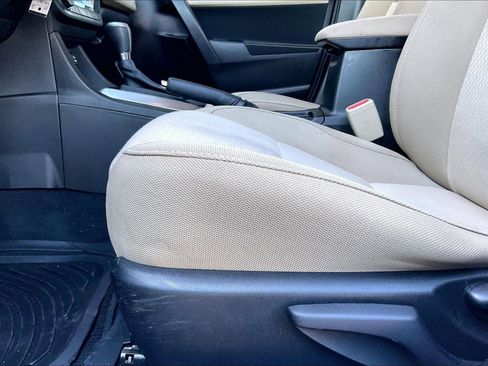 Used 2014 Toyota Corolla LE image 16