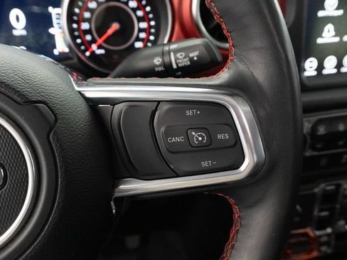Used 2022 Jeep Gladiator Rubicon w/ Cold Weather Group AWD/4WD image 8