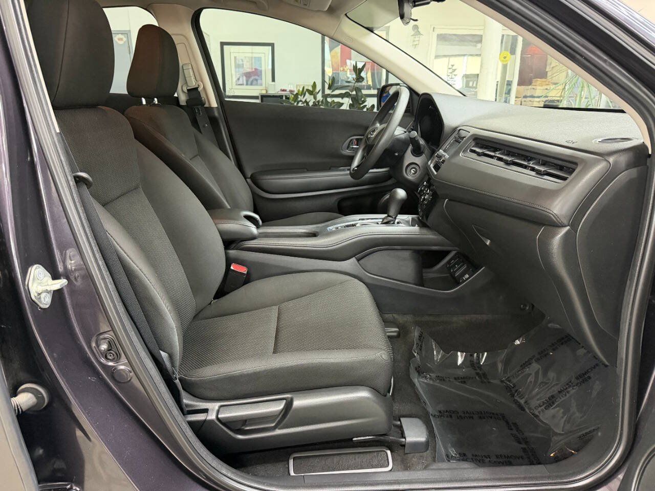 Used 2017 Honda HR-V LX image 17