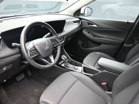 Used 2025 Buick Encore GX Preferred AWD/4WD image 21