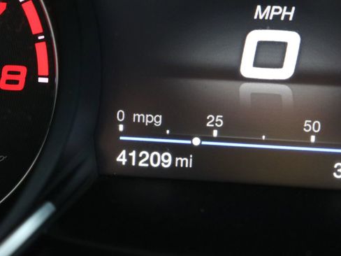 Used 2018 Alfa Romeo Giulia Quadrifoglio w/ Driver Assist Dynamic Package RWD image 18