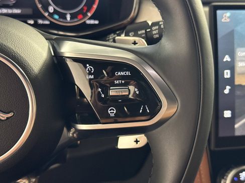 Certified 2026 Jaguar F-PACE R-Dynamic S AWD/4WD image 31