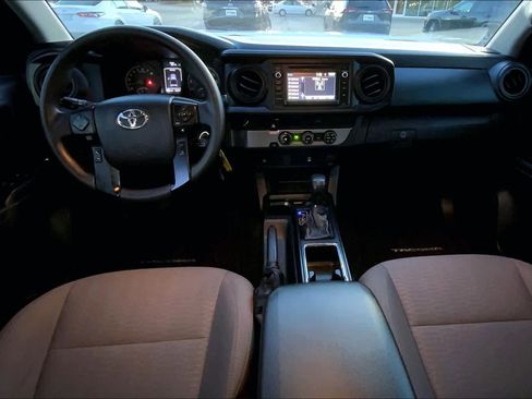 Used 2018 Toyota Tacoma SR image 14