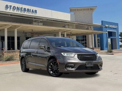 Used 2021 Chrysler Pacifica Touring-L w/ S Appearance Package