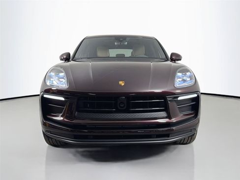 Certified 2026 Porsche Macan AWD/4WD image 10
