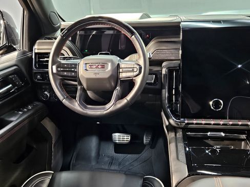 Used 2025 GMC Yukon AT4 Ultimate image 9