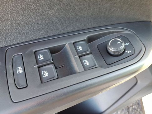 New 2026 Volkswagen Taos S image 7