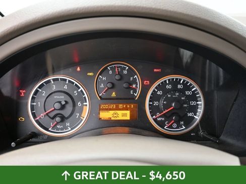 Used 2014 Nissan Armada SV AWD/4WD image 37