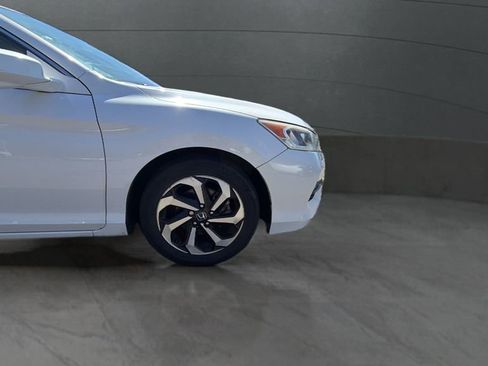Used 2017 Honda Accord EX-L image 29