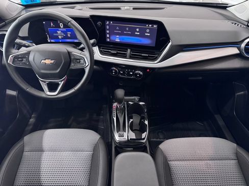 Certified 2025 Chevrolet Trax LT w/ Driver Confidence Package FWD image 11