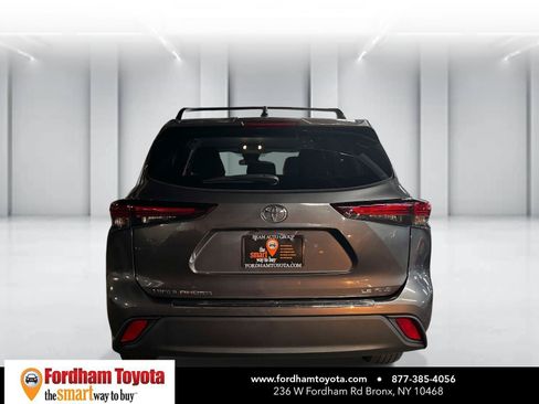 Certified 2024 Toyota Highlander LE AWD/4WD image 6