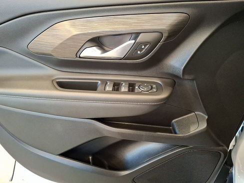 Used 2022 GMC Terrain SLE w/ Driver Convenience Package image 14