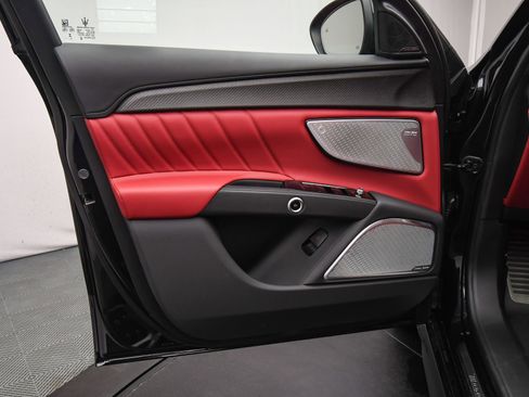 New 2025 Maserati Grecale Trofeo image 43