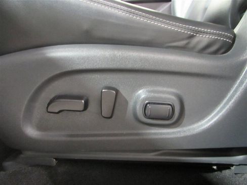 Used 2023 Nissan Murano SV image 17