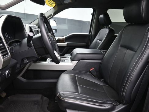 Used 2019 Ford F150 Lariat w/ Trailer Tow Package image 13