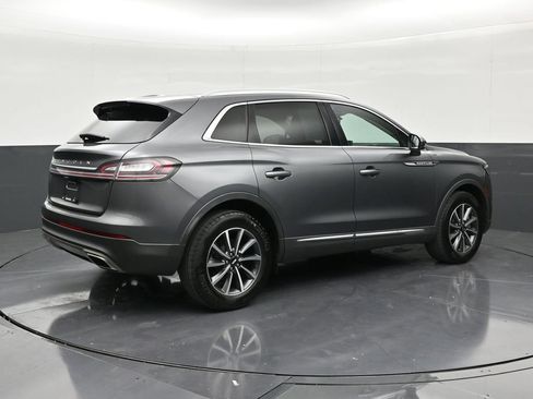 Used 2022 Lincoln Nautilus FWD image 5