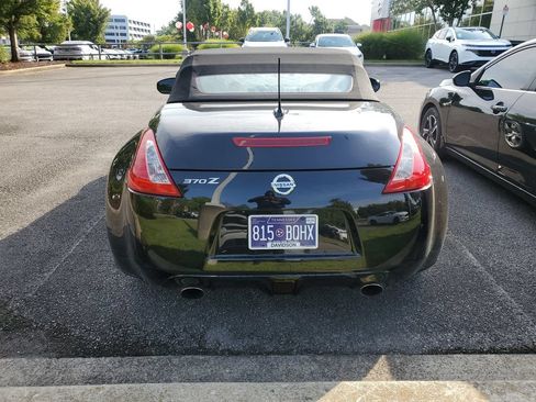 Used 2011 Nissan 370Z Touring w/ Sport Pkg RWD image 18