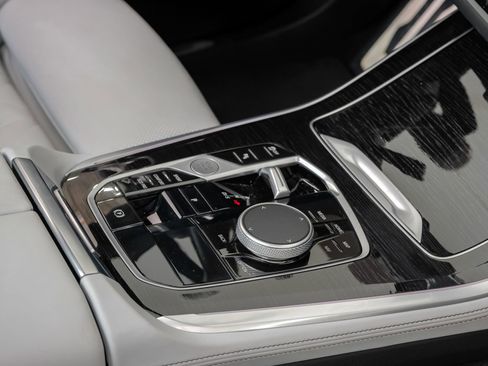 Used 2024 BMW X5 sDrive40i w/ M Sport Package image 30