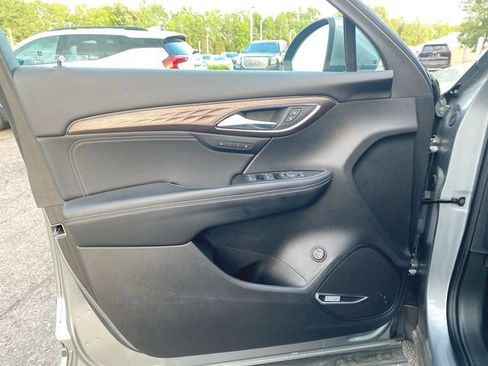 Used 2023 Buick Envision Avenir AWD/4WD image 23