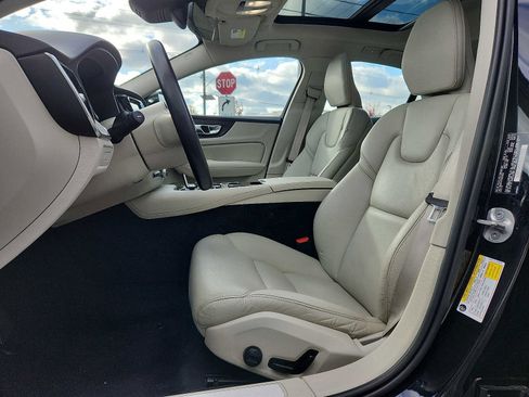 Certified 2023 Volvo S60 T8 Plus image 13