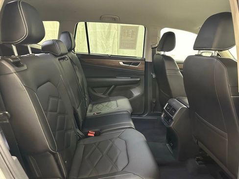 Used 2025 Volkswagen Atlas SE image 54