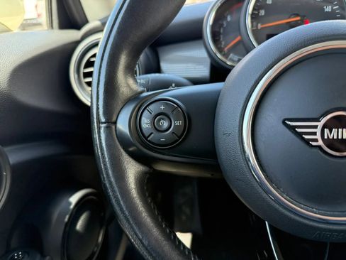 Used 2021 MINI Cooper 2-Door Hardtop FWD image 22