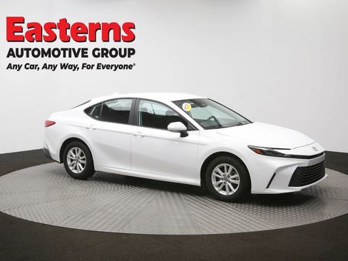 Used 2025 Toyota Camry LE FWD image 47